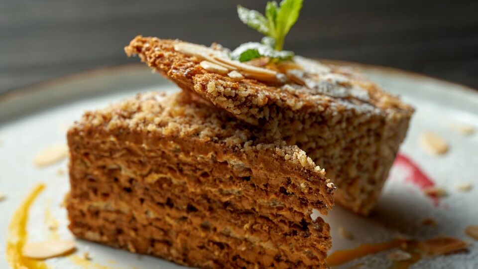 Вафельный торт должен пропитаться