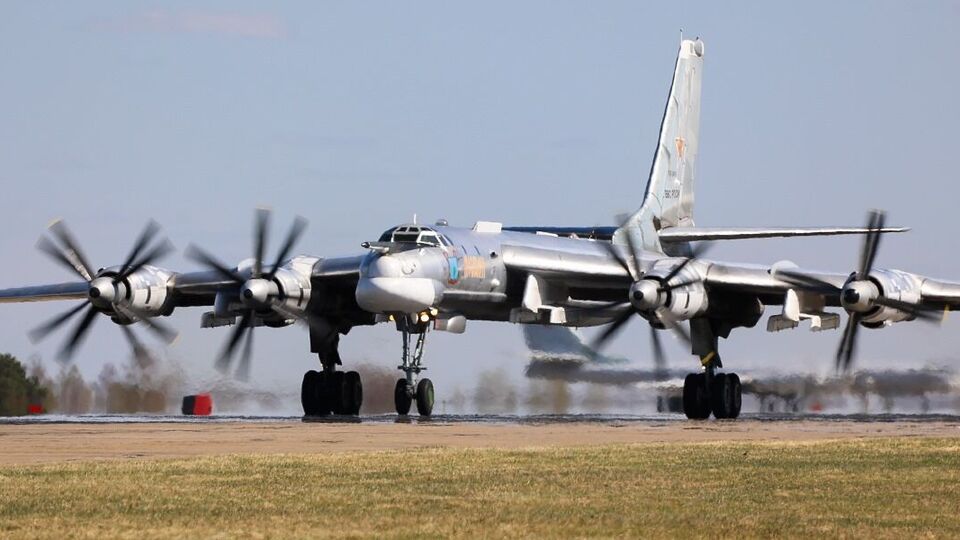 Росіяни можуть перегнати військову авіацію на аеродром "Українка"