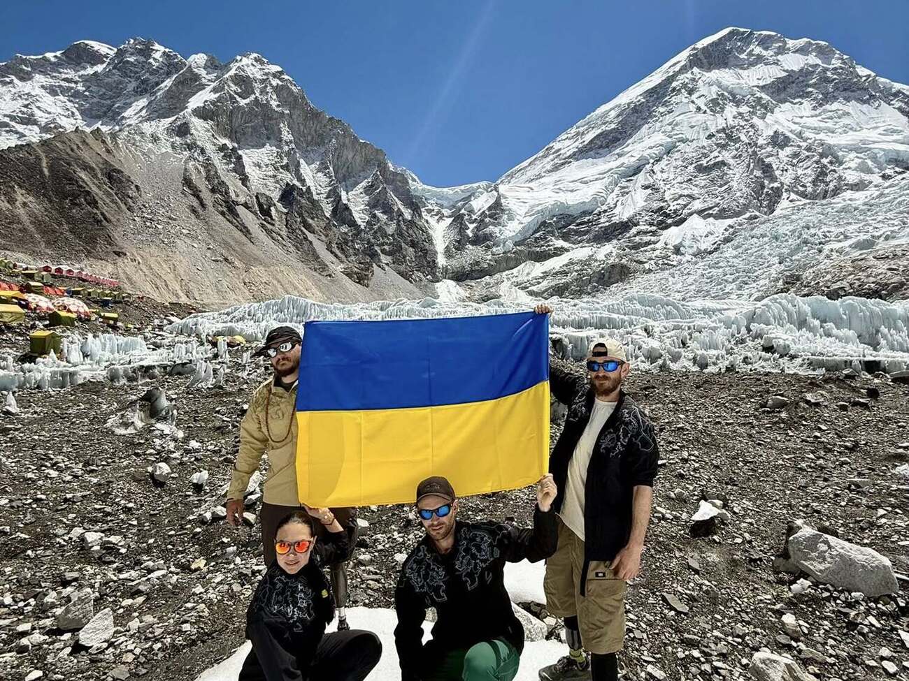 Бойцы в сопровождении альпинистов поднялись на высоту 5280 м в Гималаях