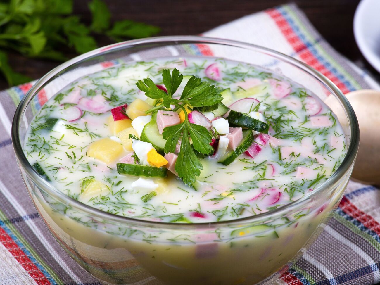 Окрошку подають охолодженою