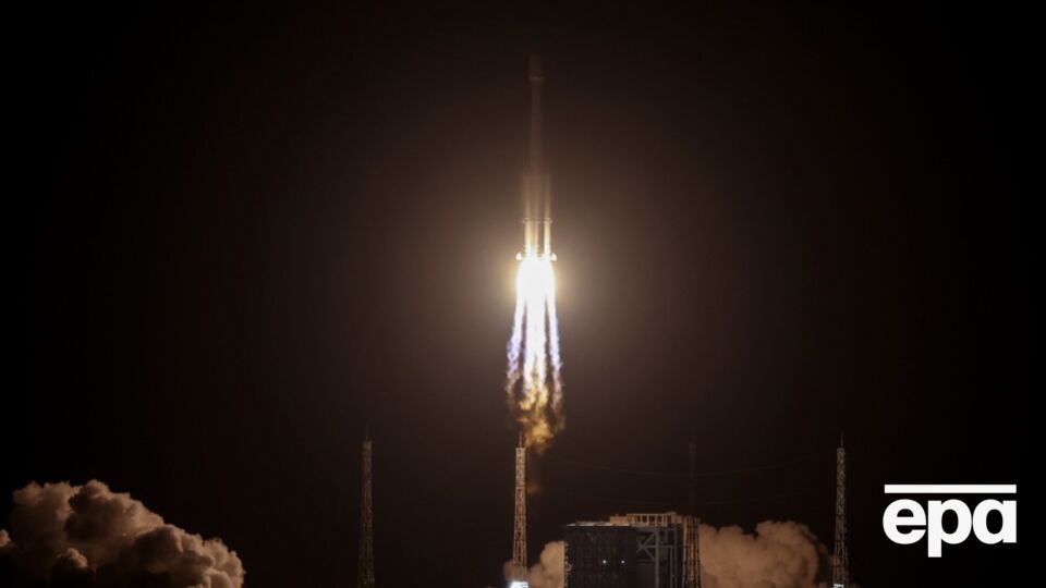 РФ запустила спутник, который следит за американским