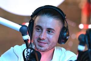 Тополя народився 21 червня 1987 року в Києві