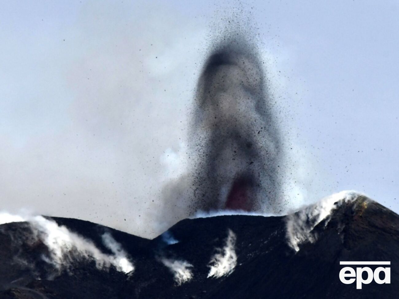 По словам директора Национального института геофизики и вулканологии Стефано Бранки, это самое мощное извержение за последние четыре года