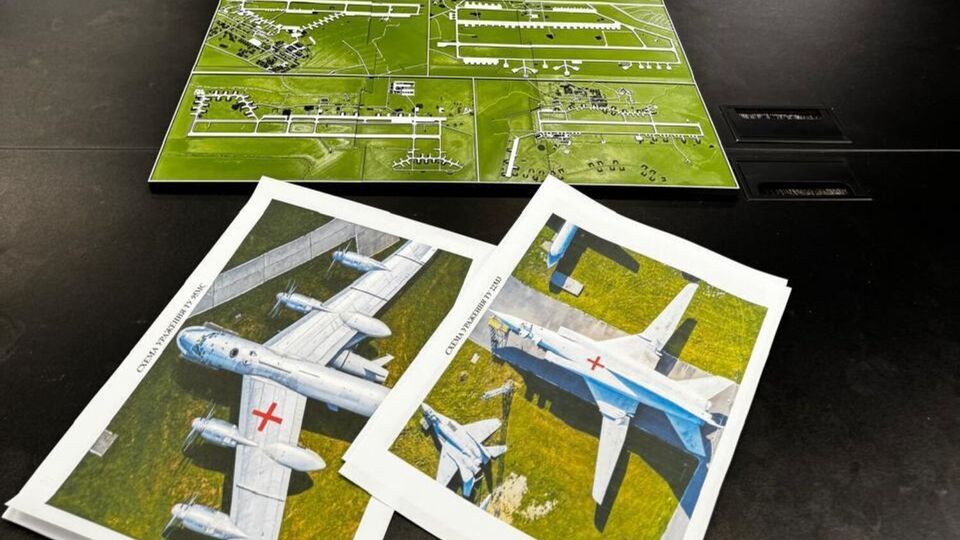 По словам собеседника, поражение самолетов в тылу РФ повлияло на переговоры