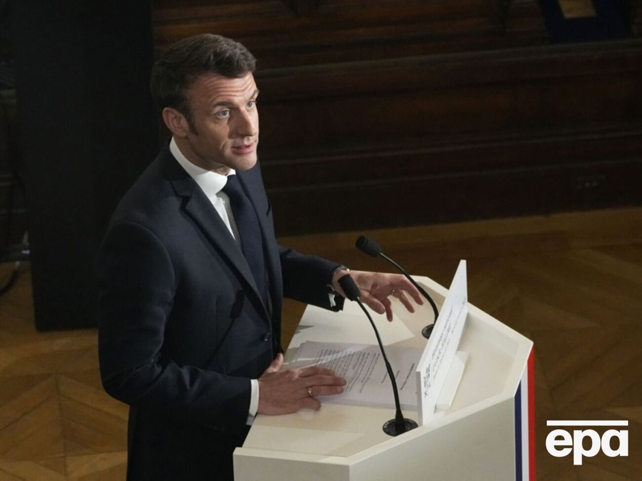 Активісти вважають, що Макрон "має стати першим" серед європейських лідерів, хто розірве торговельні контракти з компаніями РФ