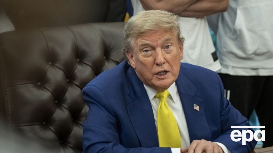 Якщо режим в Ірані впаде, це трапиться не через Трампа, адже це не є метою його дуже обмеженого удару, ідеться у статті