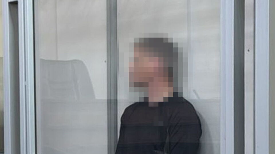 Як пише СБУ, після вербування агент прибув у Київ, де як "тестове завдання" спочатку підпалив кілька автомобілів сил оборони