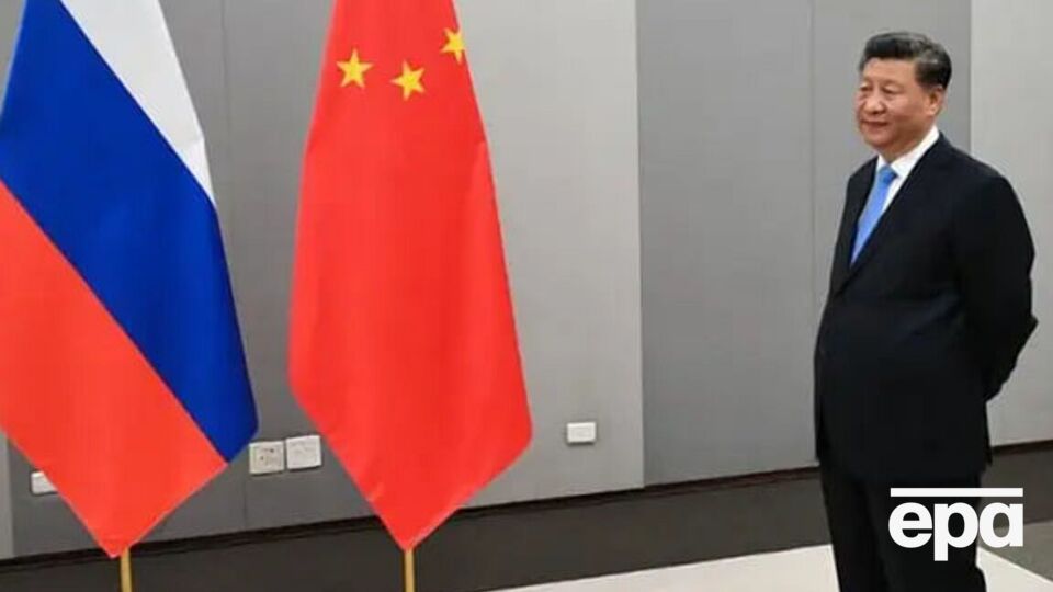 Від початку повномасштабного вторгнення РФ в Україну Китай з обережністю підходить до надання військової допомоги Москві, ідеться у статті