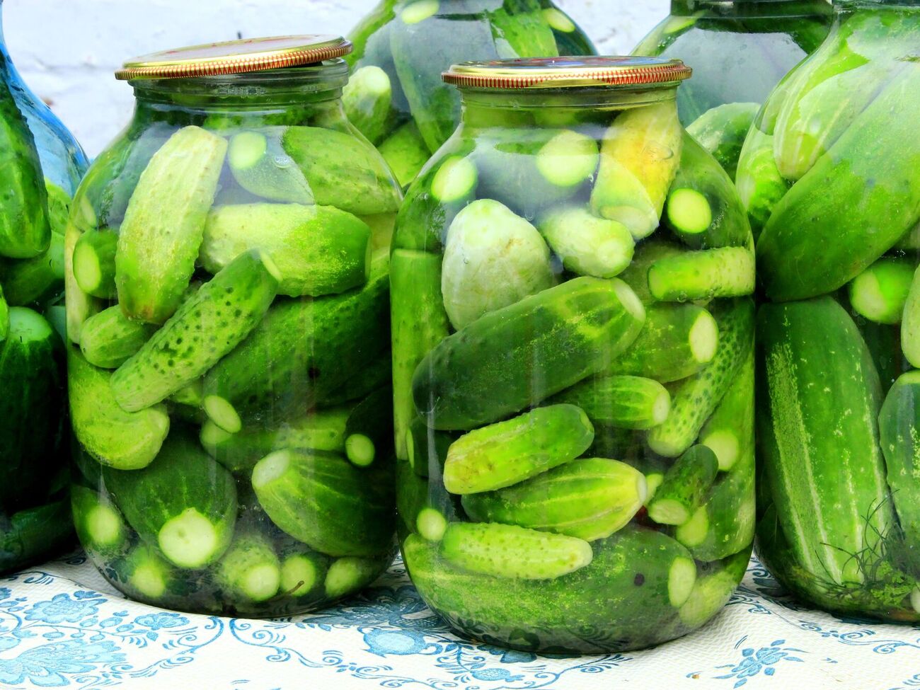 На 3 л воды нужно взять 3 ст. л соли