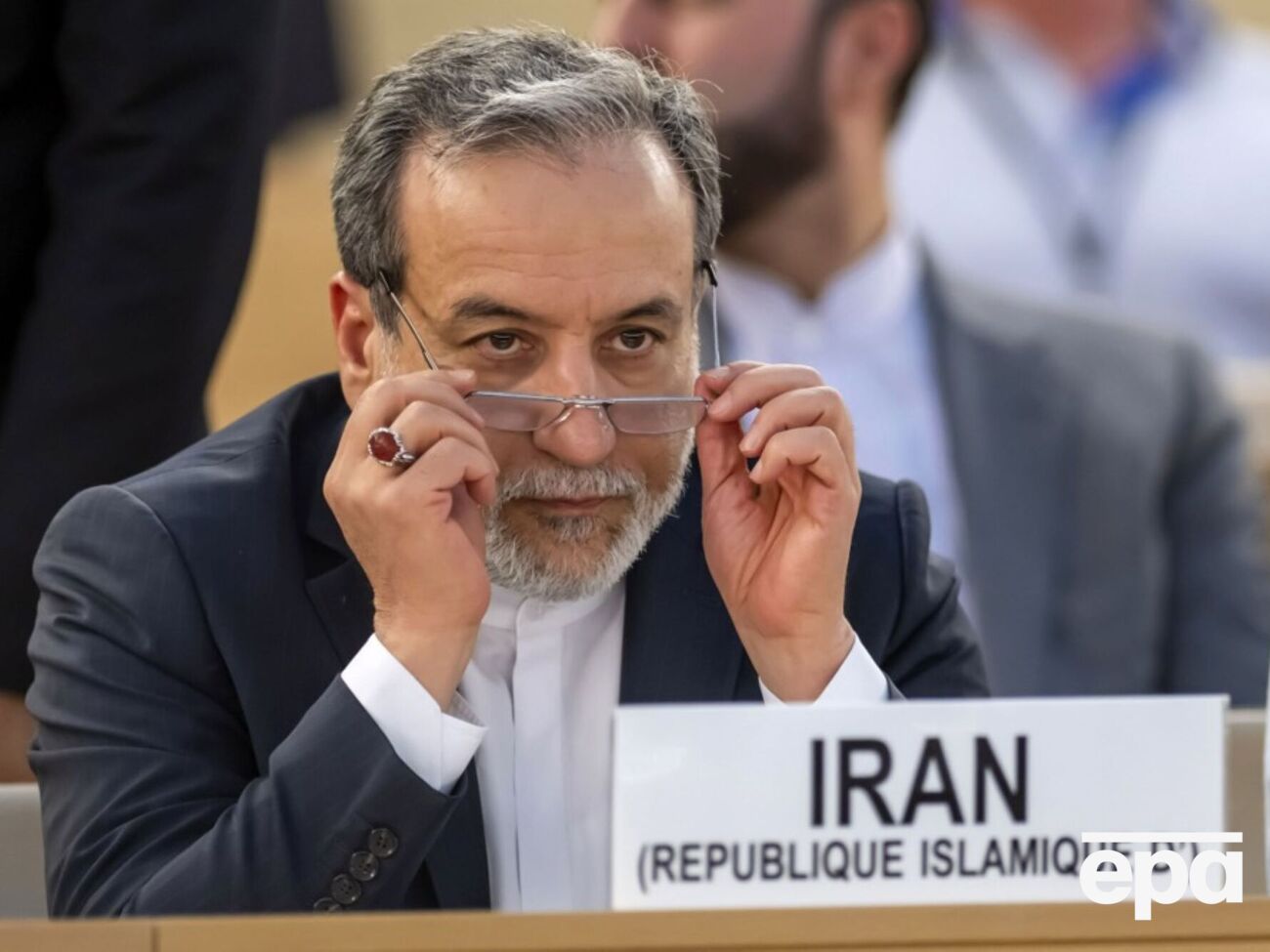 Аракчи подчеркнул, что, согласно Уставу ООН, Иран имеет право на самооборону