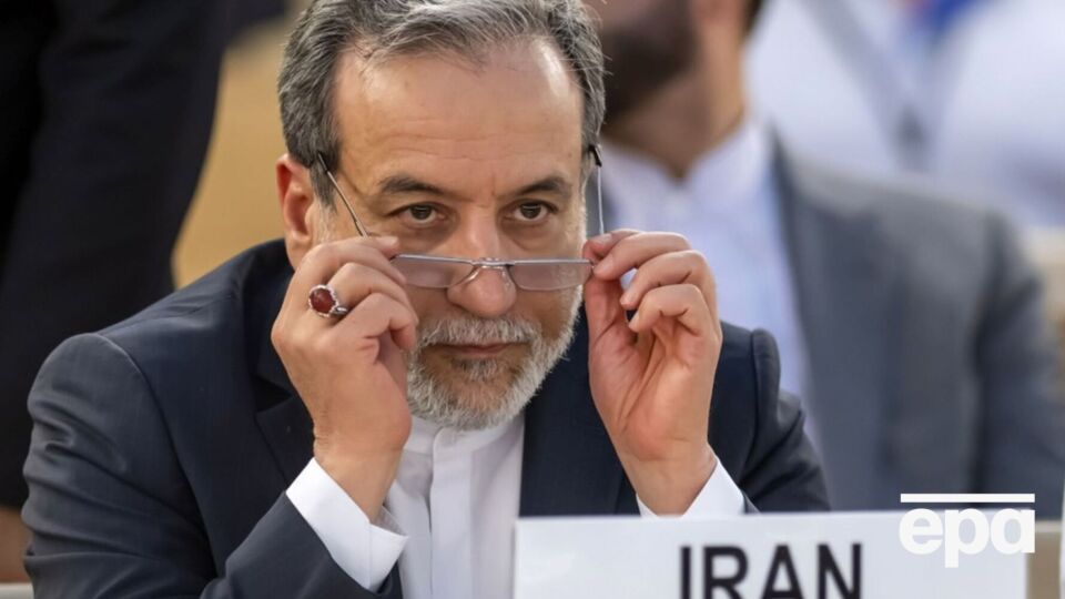 Аракчи подчеркнул, что, согласно Уставу ООН, Иран имеет право на самооборону