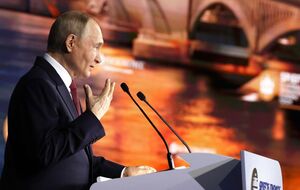 Путин: Я уже много раз говорил, что считаю русский и украинский народы одним народом на самом деле. В этом смысле вся Украина наша
