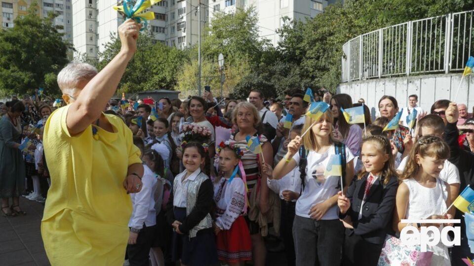 Сотні освітян обвинувачують у допомозі РФ