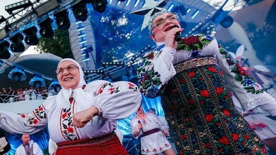 Во время концерта в Киеве Сердючка исполнила на русском песни "Дольче Габбана" и "Все будет хорошо"