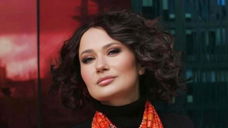 Мозгова з нинішнім чоловіком познайомилася в грудні 2005 року