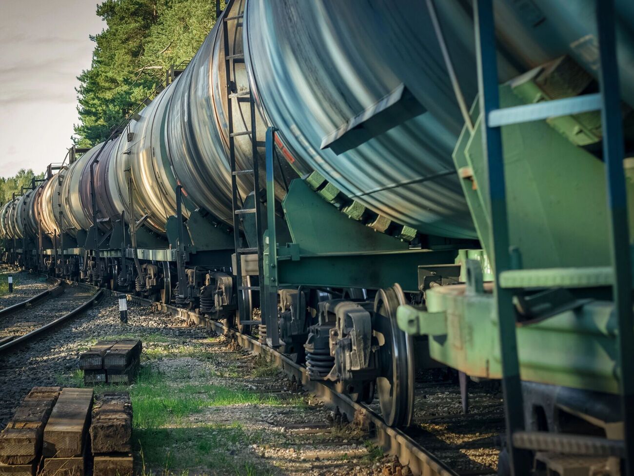 Українські військові атакували російський поїзд із пальним