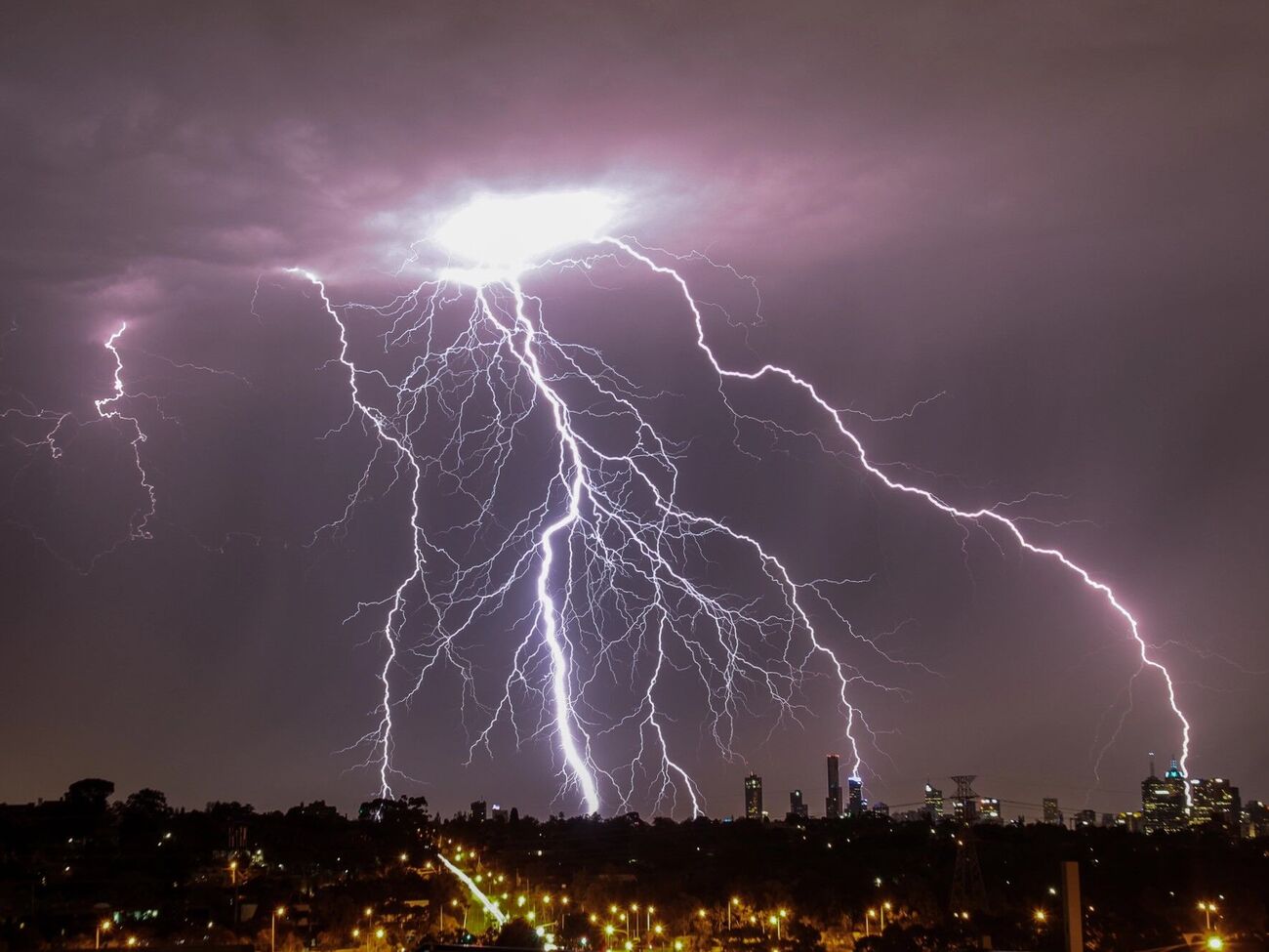 Непогода может усложнить работу энергетических, строительных, коммунальных предприятий и движение транспорта