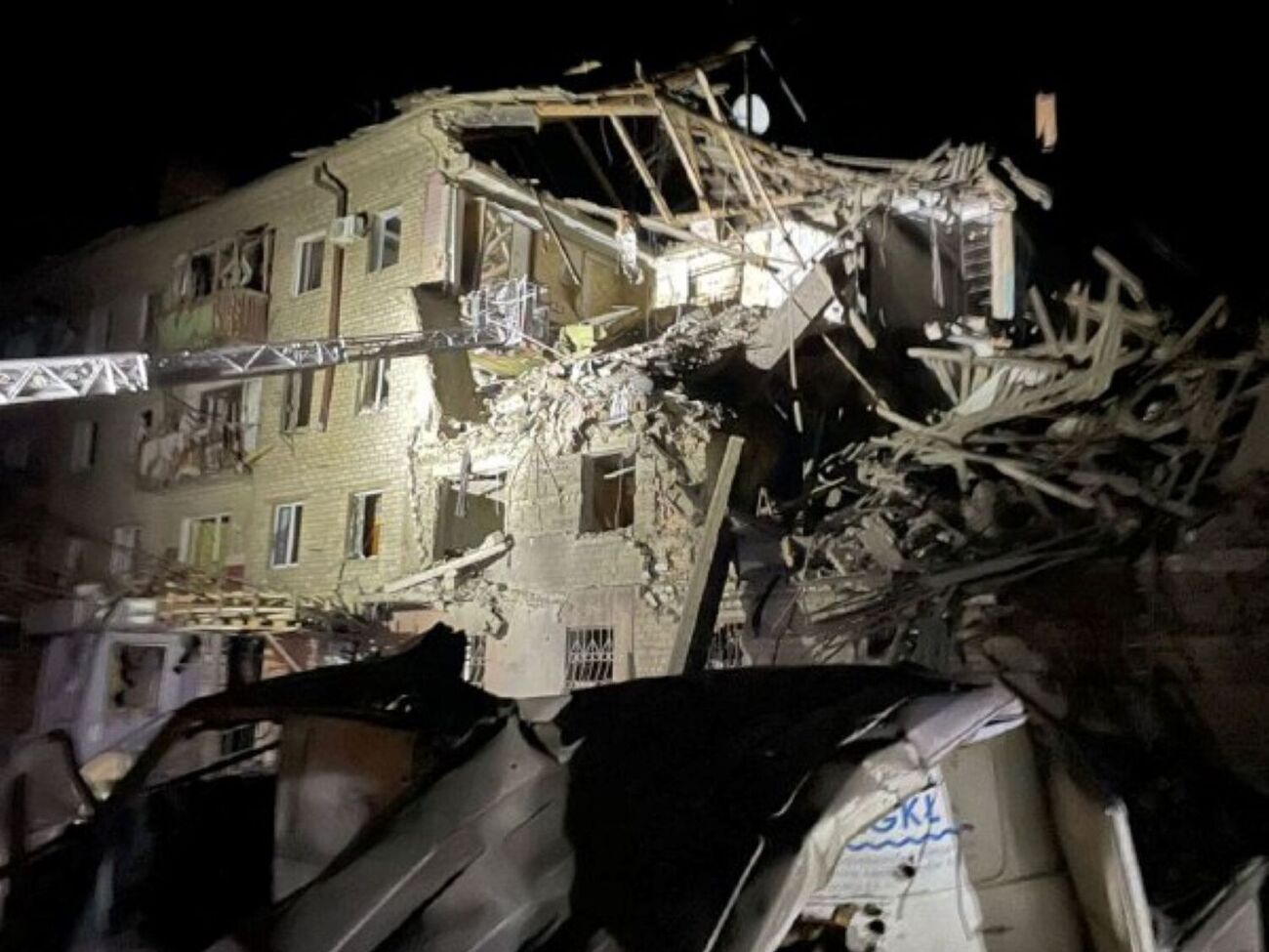 РФ запустила ФАБ-250 у чотириповерховий житловий будинок