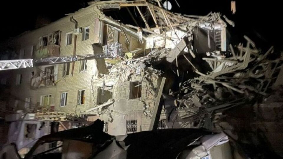 РФ запустила ФАБ-250 у чотириповерховий житловий будинок