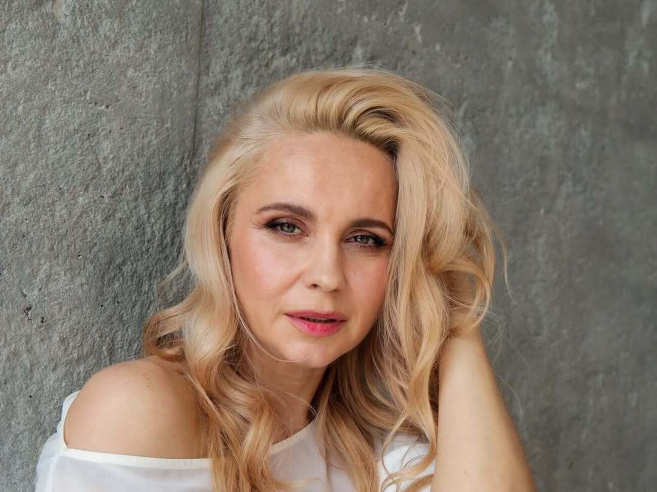 Ребрик в браке воспитывает троих дочерей