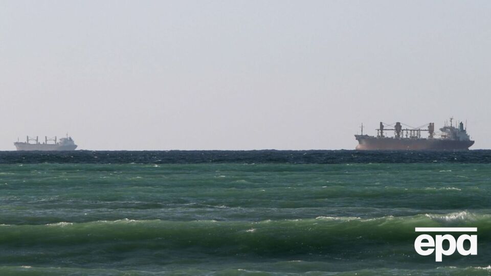 Через Ормузьку протоку проходить приблизно 20% світової нафти, а також здійснюють транзит скрапленого природного газу