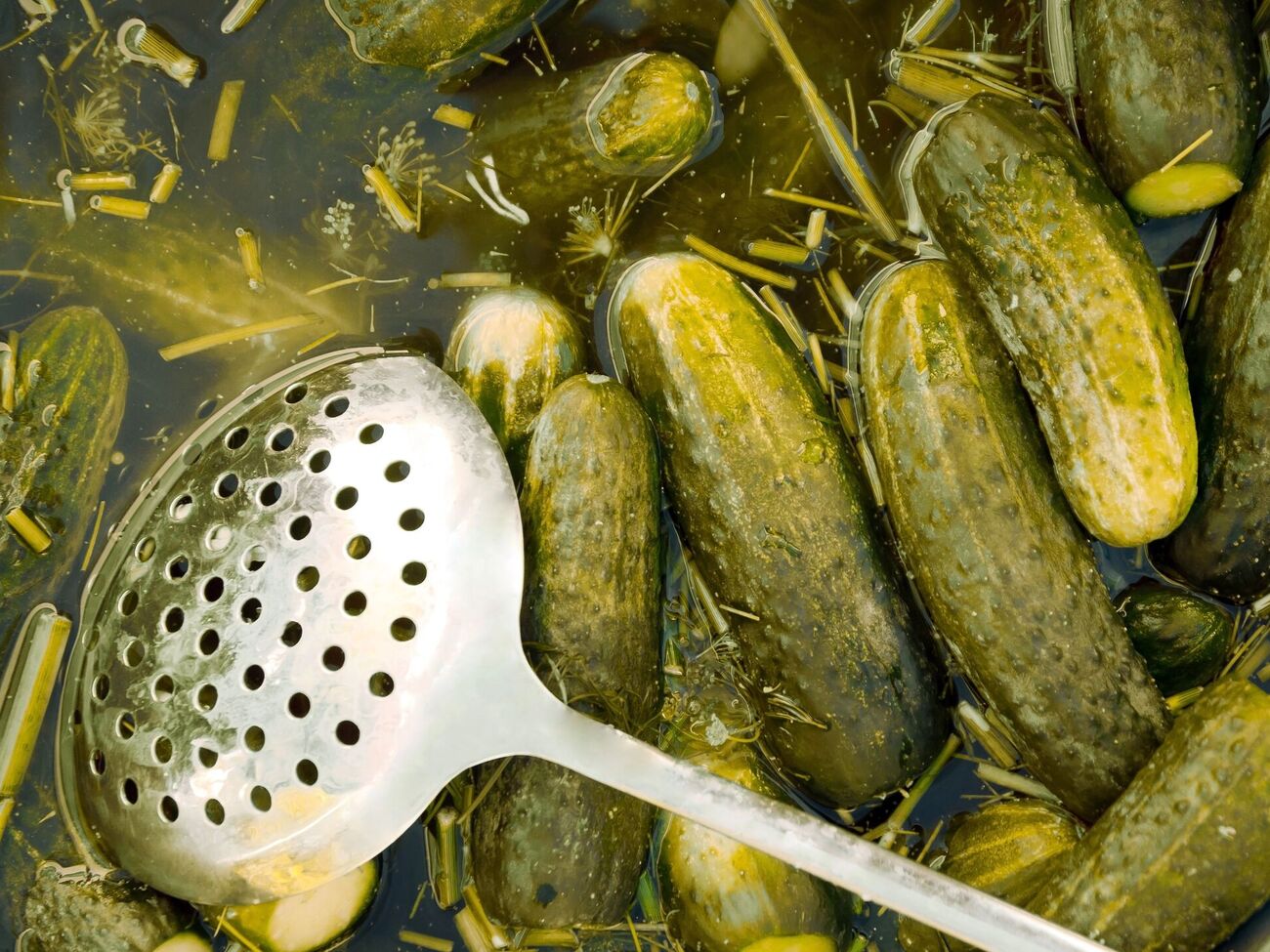 Для этого рецепта понадобится 1 кг огурцов