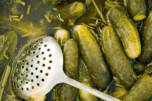 Для этого рецепта понадобится 1 кг огурцов