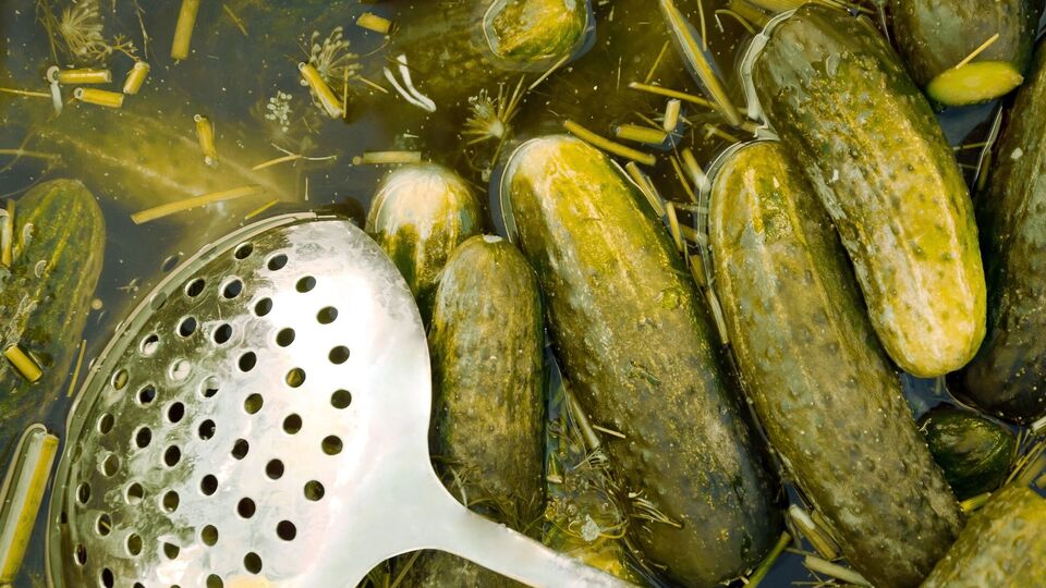 Для этого рецепта понадобится 1 кг огурцов