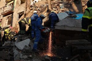 На місцях влучання тривають рятувальні роботи