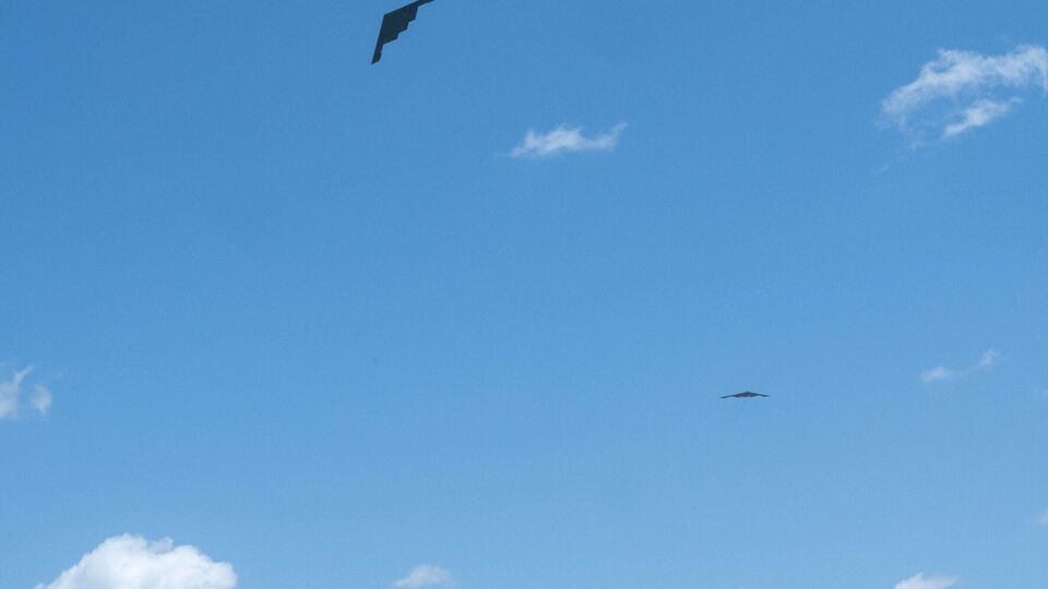 Самолеты-невидимки вернулись на базу