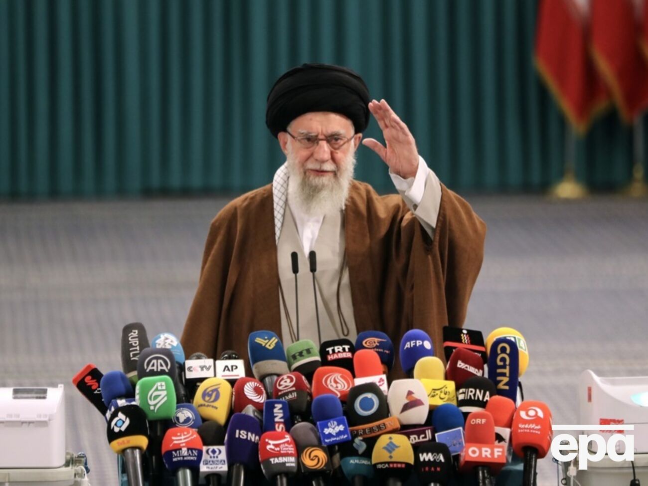 Хаменеи передал письмо Путину