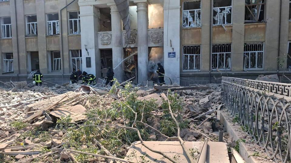 РФ вчера разрушила в этом городе станцию скорой помощи, сегодня – учебное заведение