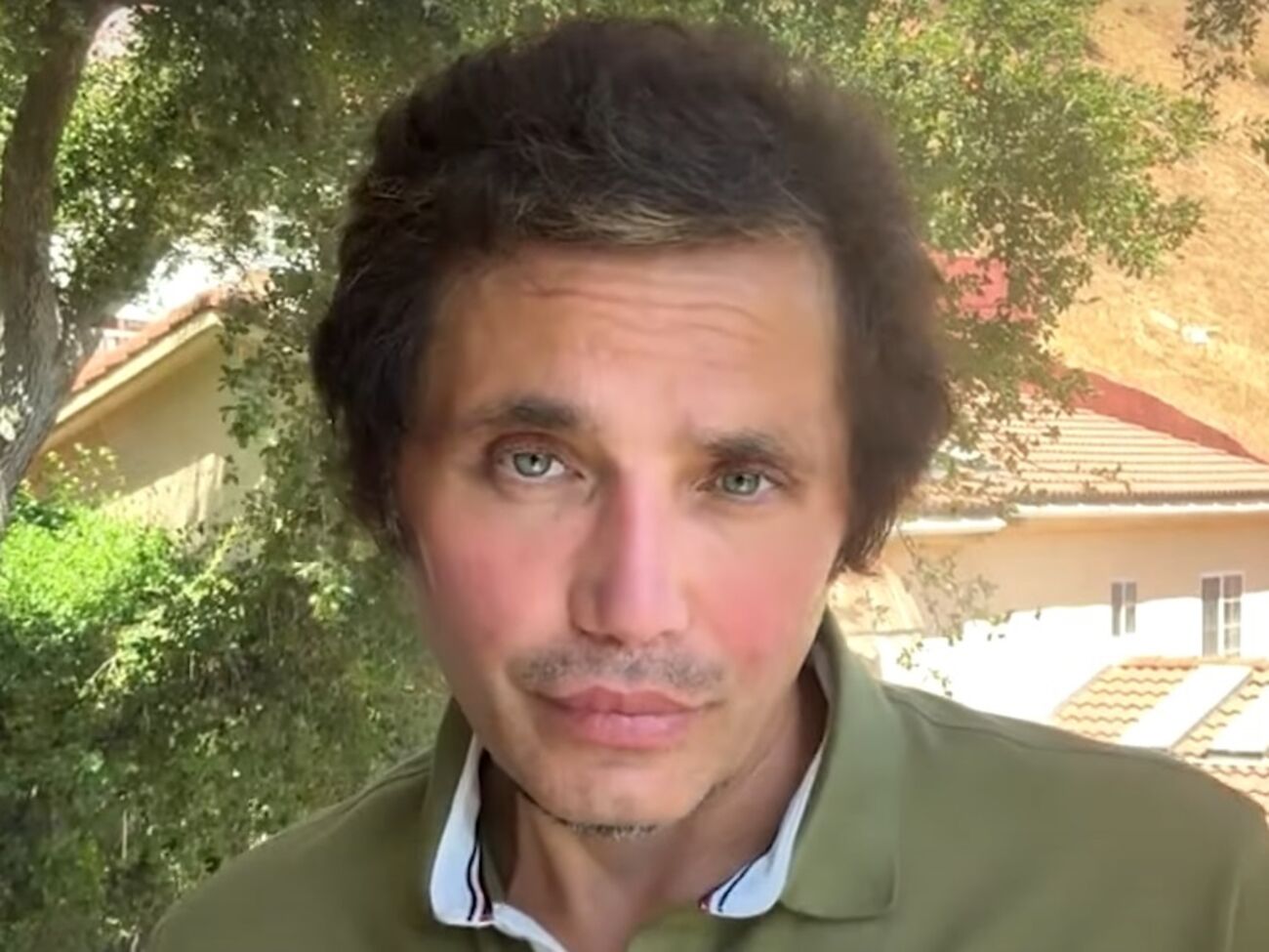 Солнцев живе у США