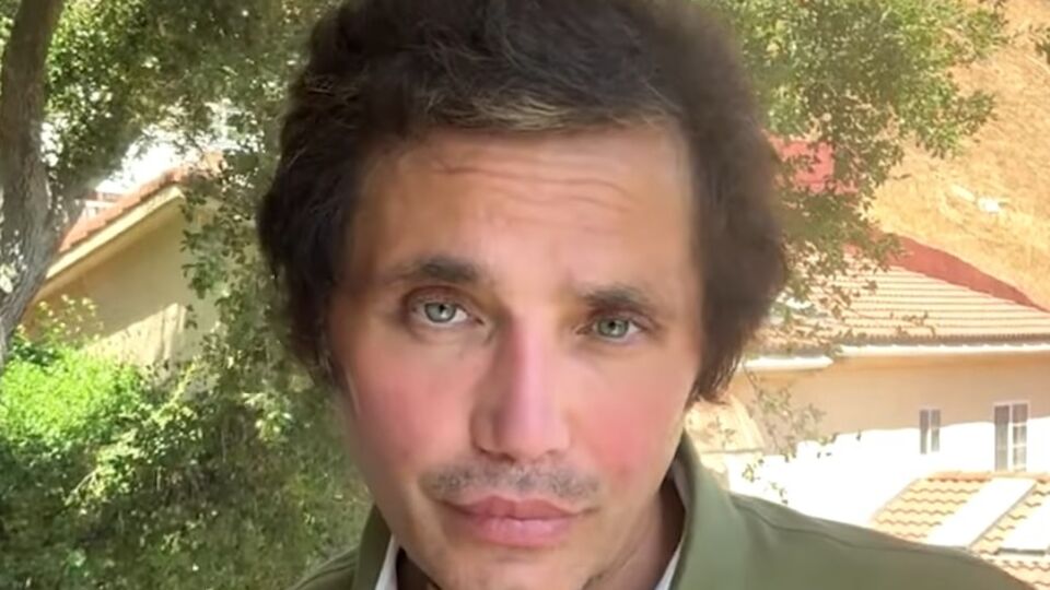 Солнцев живе у США