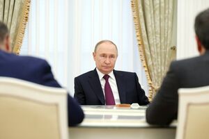 Войну на Ближнем Востоке Путин назвал "периодом резкого обострения"