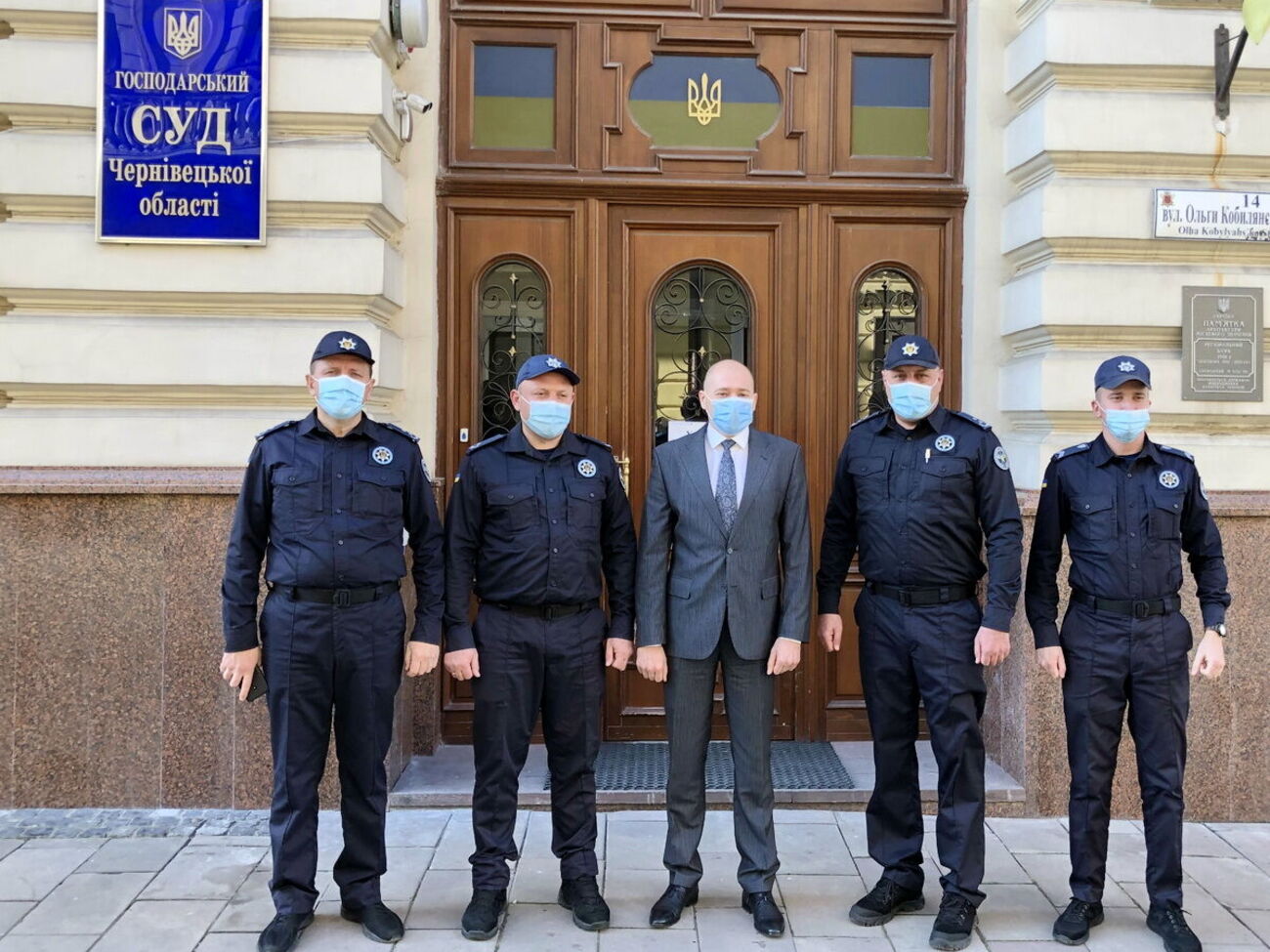 Олег Проскурняк возглавляет Хозяйственный суд Черновицкой области с 2020 года, говорится в материале проекта "Особливий погляд"