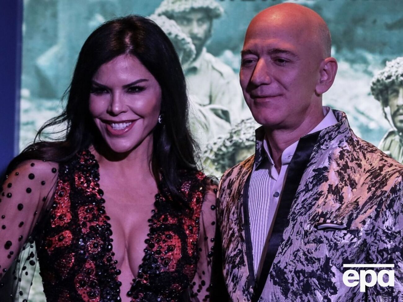 Об отношениях с миллиардером Безосом Санчес объявила в 2019 году, а в мае 2024 года они обручились