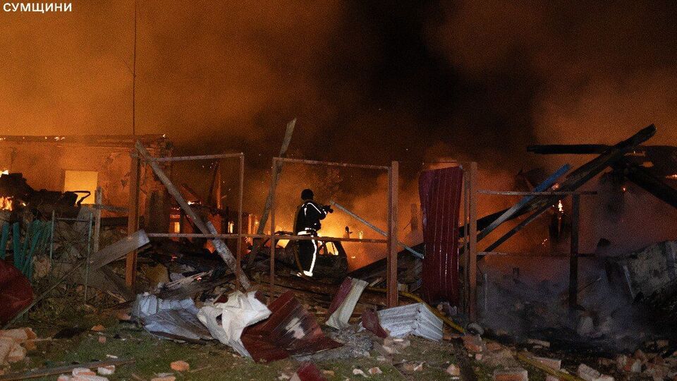 У ДСНС зазначили, що горіло одночасно 15 будівель