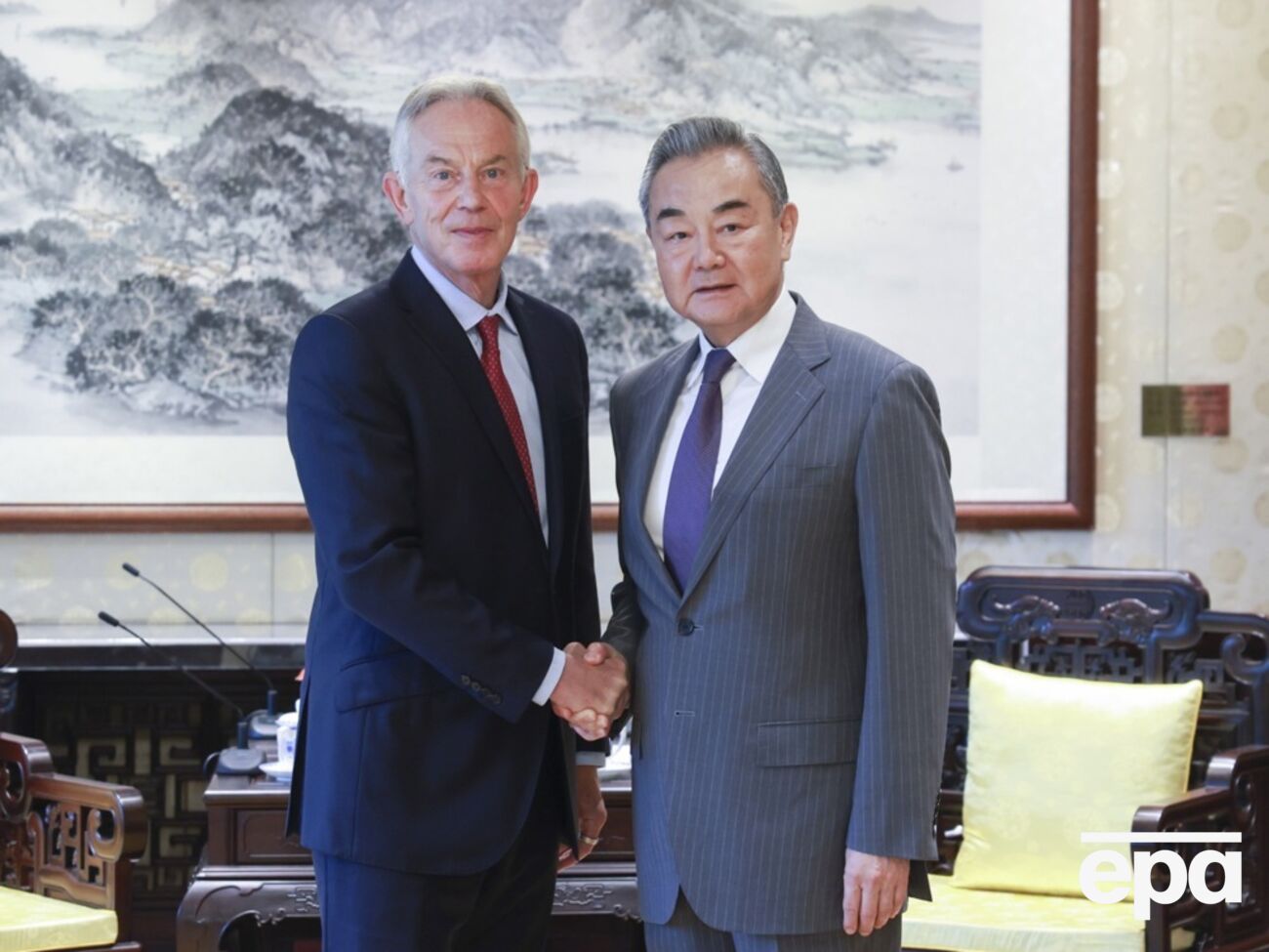 Ван І (на фото праворуч): Сьогодні світ переживає серйозні зміни, яких не було століття