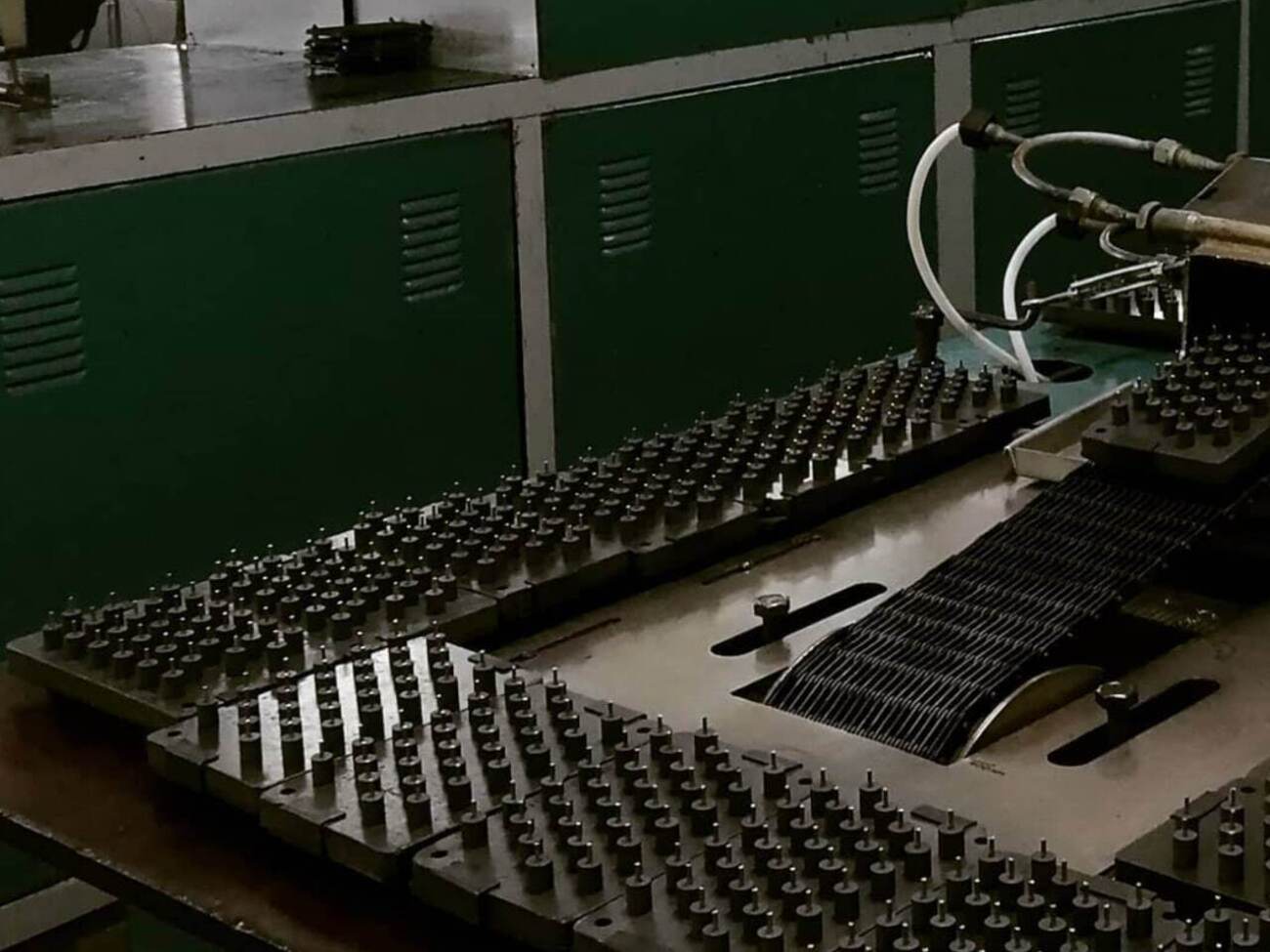 По словам руководства завода, цена на госзаказ оказалась очень заниженной, что привело к убыткам