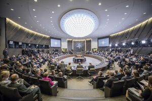 Кризи, які зараз переживає НАТО, мають глибші наслідки, ніж вплив Трампа, пише колумніст Bloomberg