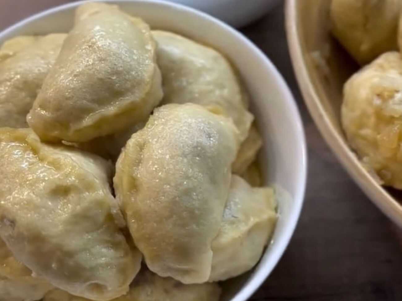 Вареники на пару можно приготовить на сковороде