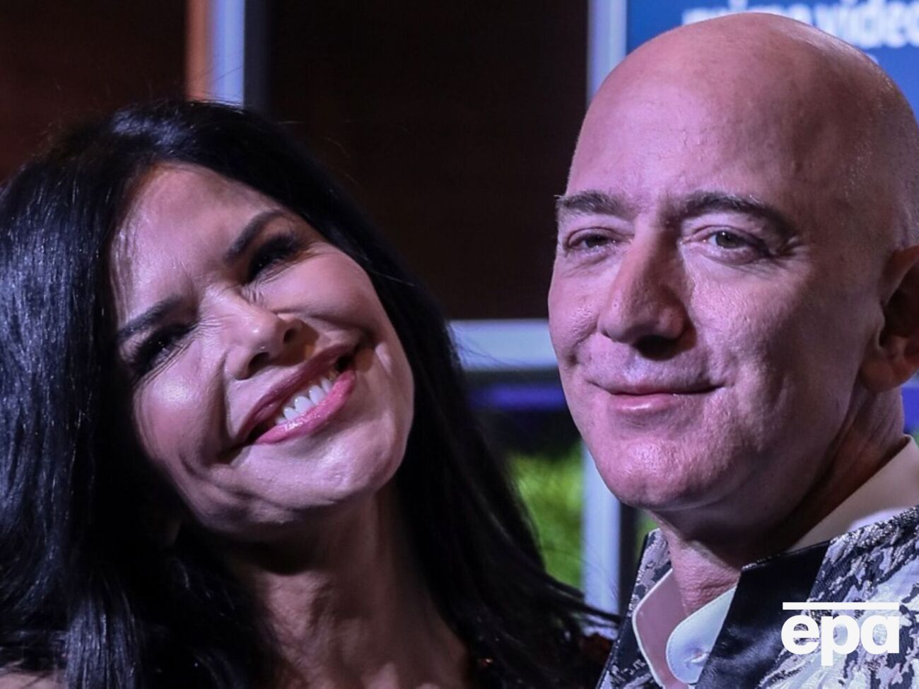 Безос женится на Санчес 27 июня