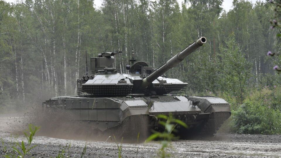 По данным НАТО, в РФ сейчас производят около 130 танков в месяц