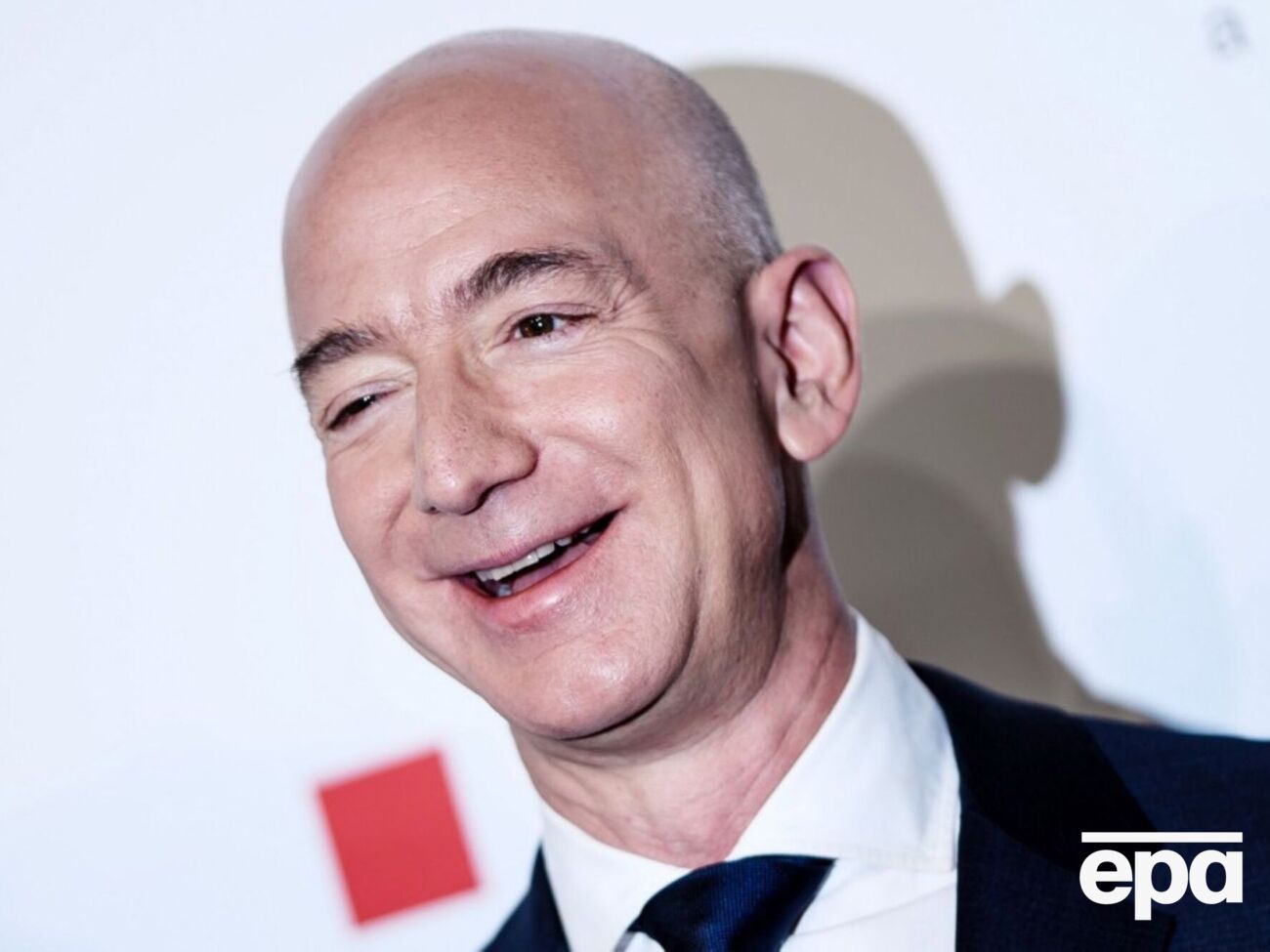 Безос готовится женится на бывшей американской журналистке