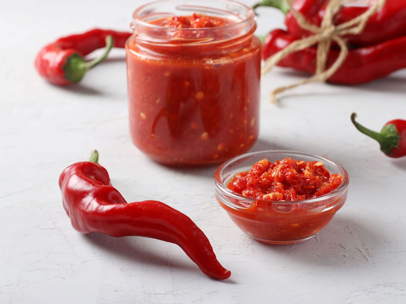 Аджику зберігають протягом року