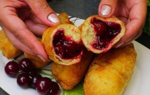 Тоненькое мягкое тесто и много начинки – особенность таких пирожков