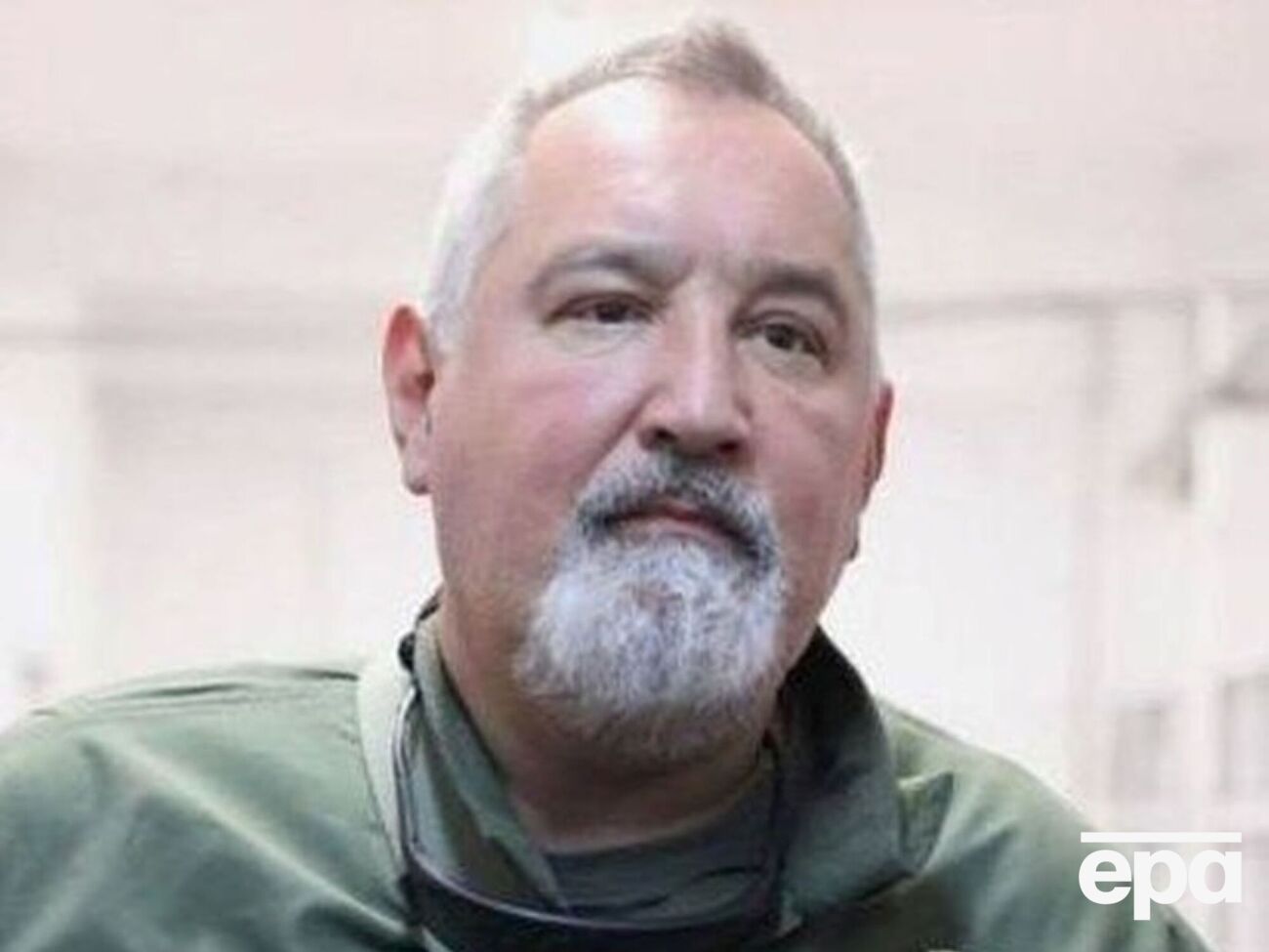 Рогозин является главой военной группы "Царские волки", участвующей в войне против Украины