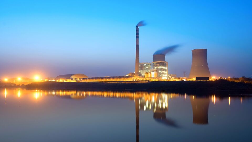 ТЭС получили серьезные разрушения из-за массированных ракетных атак, отметили в ДТЭК