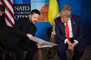 В феврале Трампу не понравился милитари-стиль Зеленского, но во время последней встречи он не стал комментировать образ украинского президента